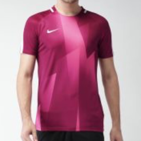 nike men tshirt
